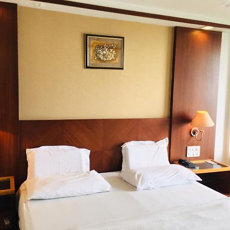 Hotel Jammu Ashok Exterior photo