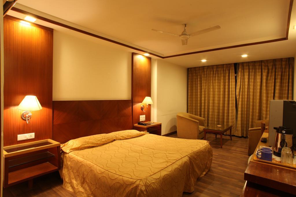 Hotel Jammu Ashok Exterior photo