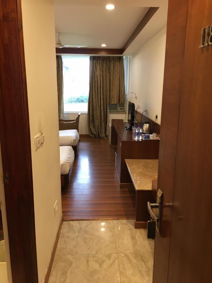 Hotel Jammu Ashok Exterior photo