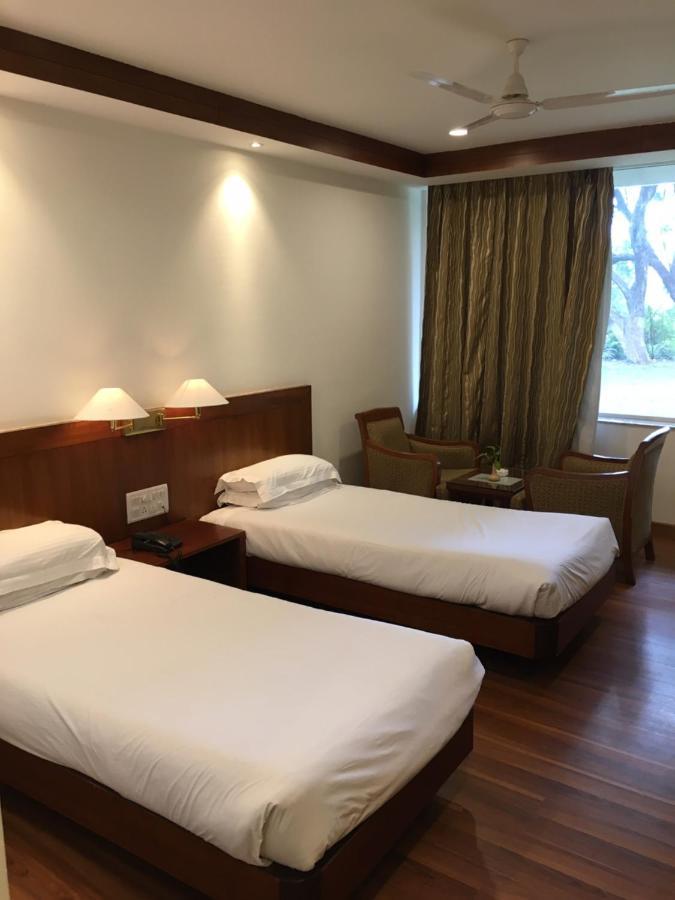 Hotel Jammu Ashok Exterior photo