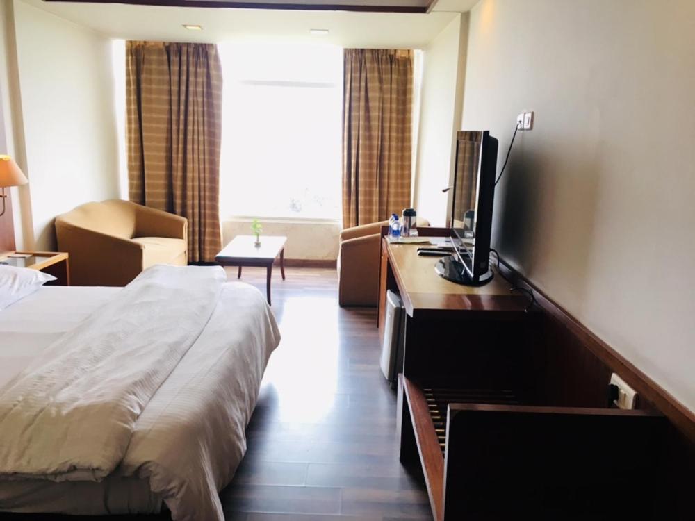 Hotel Jammu Ashok Exterior photo