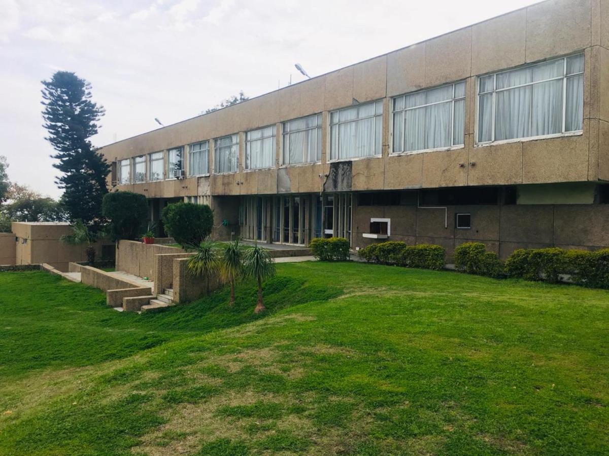 Hotel Jammu Ashok Exterior photo