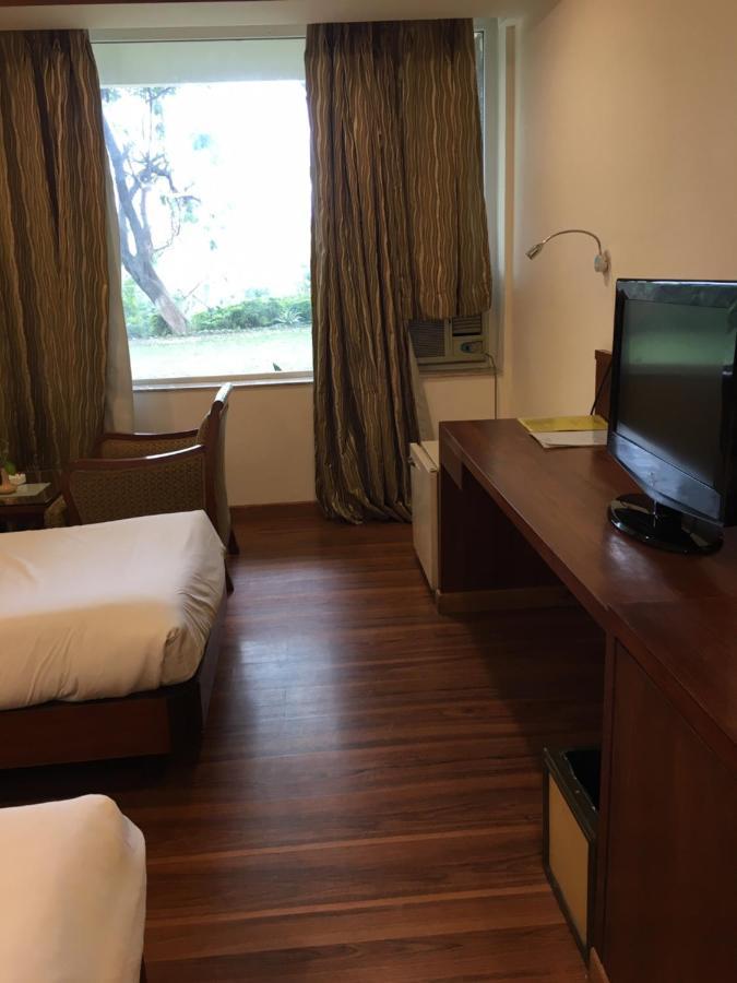 Hotel Jammu Ashok Exterior photo